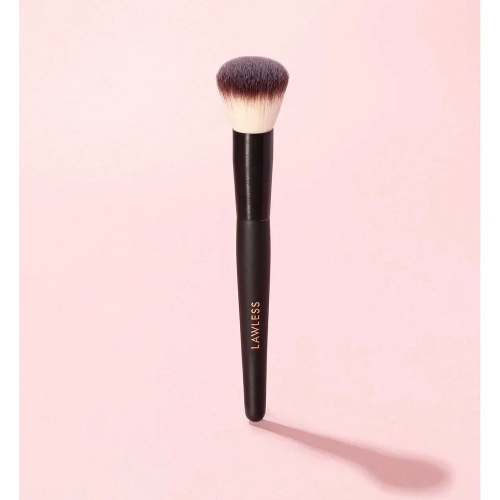 LAWLESS Foundation Brush NIB Vegan Blurs And Smoothes